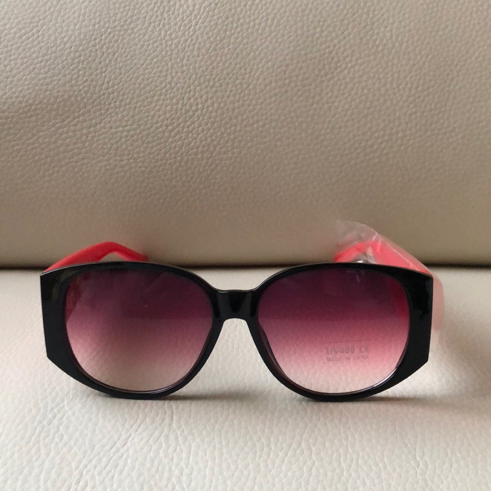 Sunglasses - Picture 4 of 6